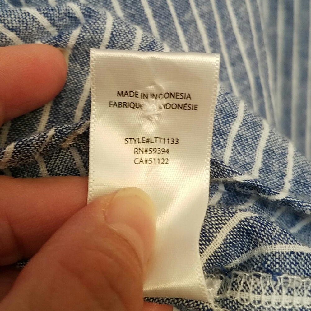 BeachLunchLounge Striped Chambray Blouse, Large - Picture 8 of 8
